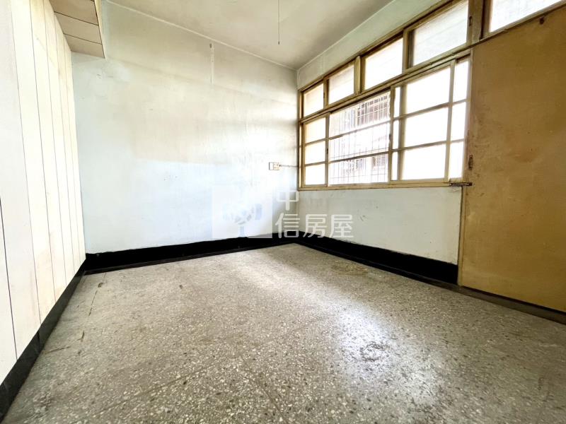 草屯低總價鬧區大面寬透天厝房屋室內格局與周邊環境