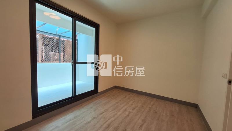 大里成功國中邊間大車庫美透天房屋室內格局與周邊環境