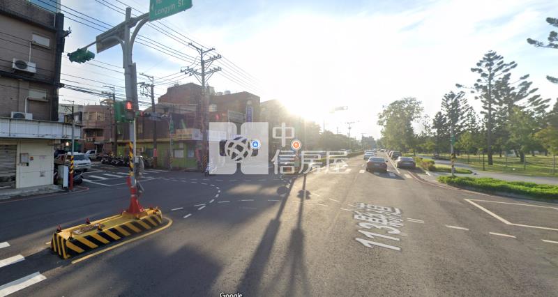 龍潭臨路超大面寬三角窗店面房屋室內格局與周邊環境
