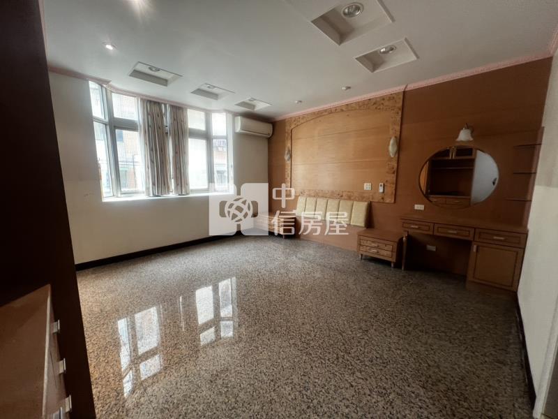 [首璽團隊]忠福商圈10米面寬稀有雙店住房屋室內格局與周邊環境