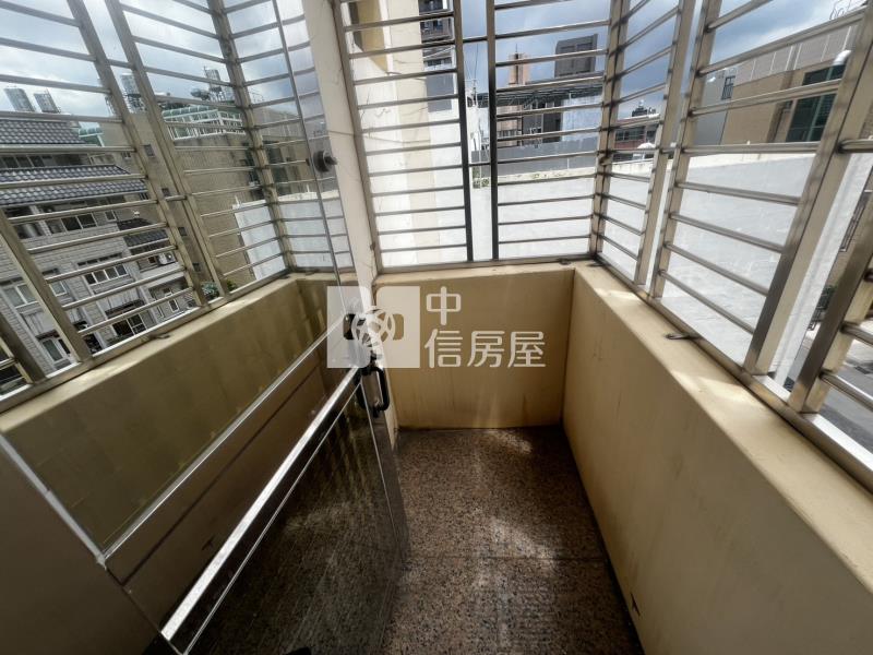 [首璽團隊]忠福商圈10米面寬稀有雙店住房屋室內格局與周邊環境