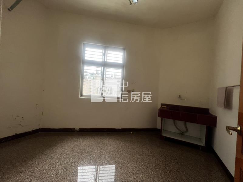 [首璽團隊]忠福商圈10米面寬稀有雙店住房屋室內格局與周邊環境