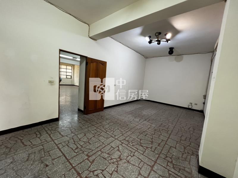 [首璽團隊]忠福商圈10米面寬稀有雙店住房屋室內格局與周邊環境