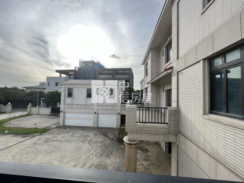 近青埔晴空美式園邸房屋室內格局與周邊環境