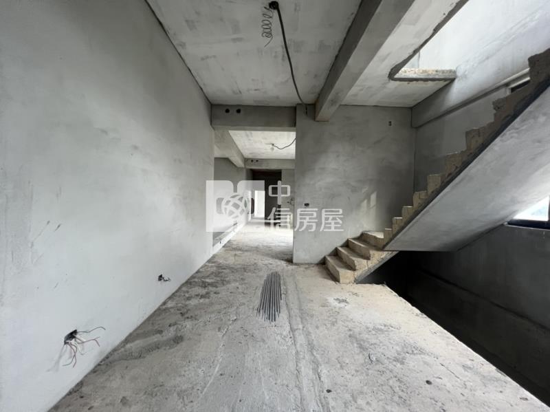 近青埔晴空美式園邸房屋室內格局與周邊環境