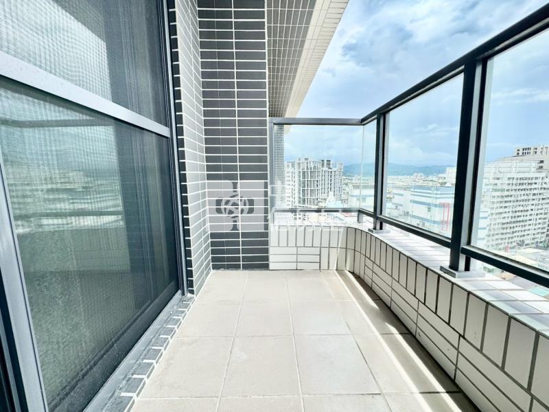 春福興波三房帝王戶雙平車房屋室內格局與周邊環境
