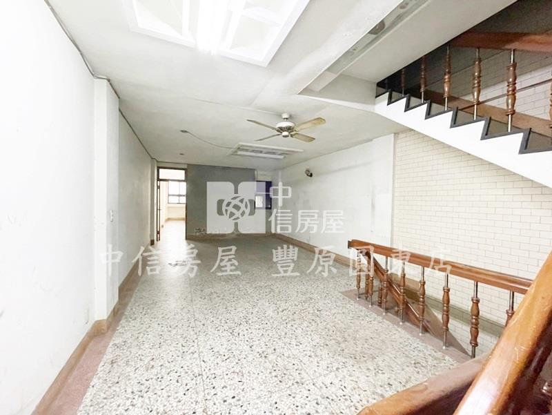 中正路店面房屋室內格局與周邊環境