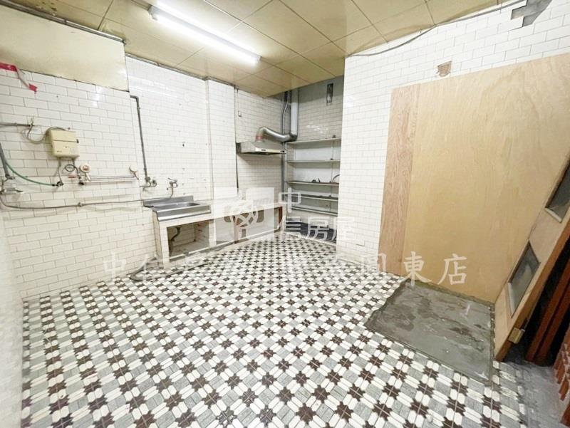 中正路店面房屋室內格局與周邊環境