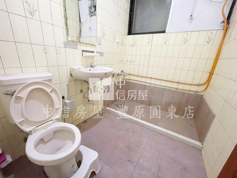 中正路店面房屋室內格局與周邊環境