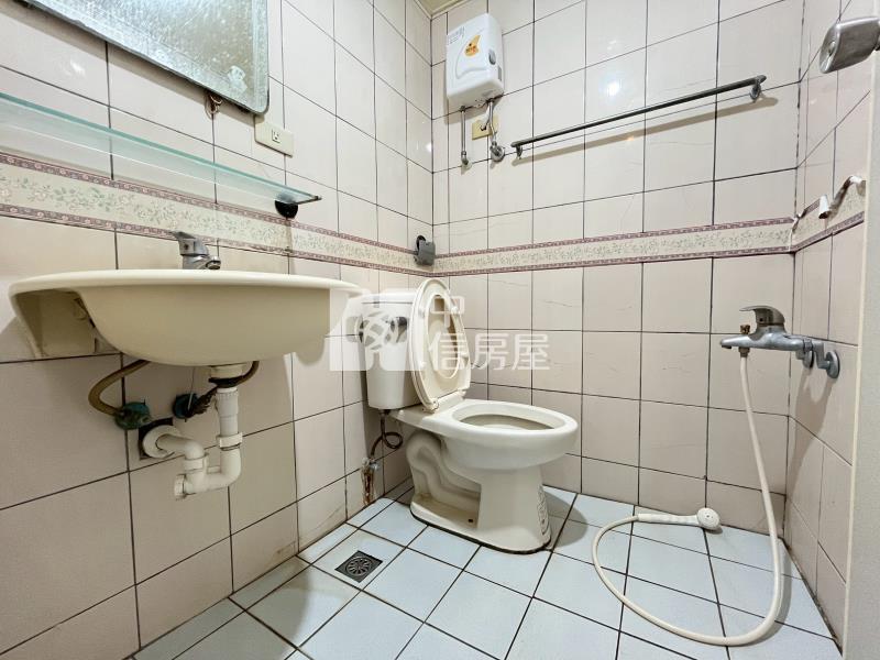 健行路一中商圈|宏總加州獨洗曬陽台套房房屋室內格局與周邊環境
