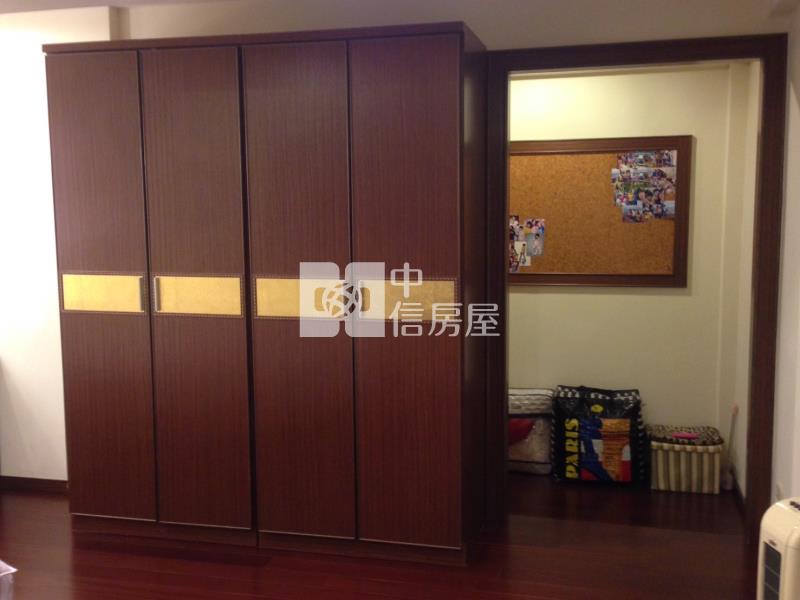 興業西路黃金店面房屋室內格局與周邊環境