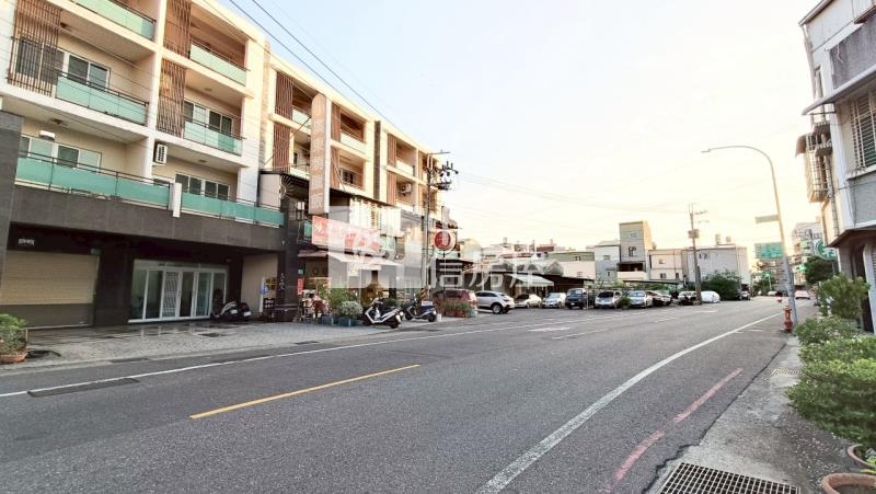 大灣西勢國小28坪三角窗方正建地房屋室內格局與周邊環境