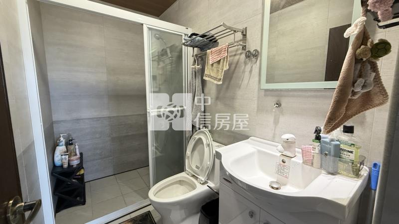 兩年屋平車三房華廈房屋室內格局與周邊環境