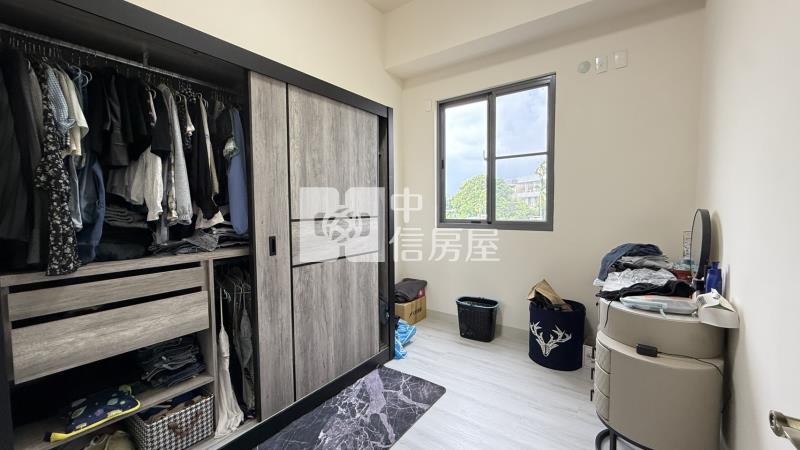 兩年屋平車三房華廈房屋室內格局與周邊環境