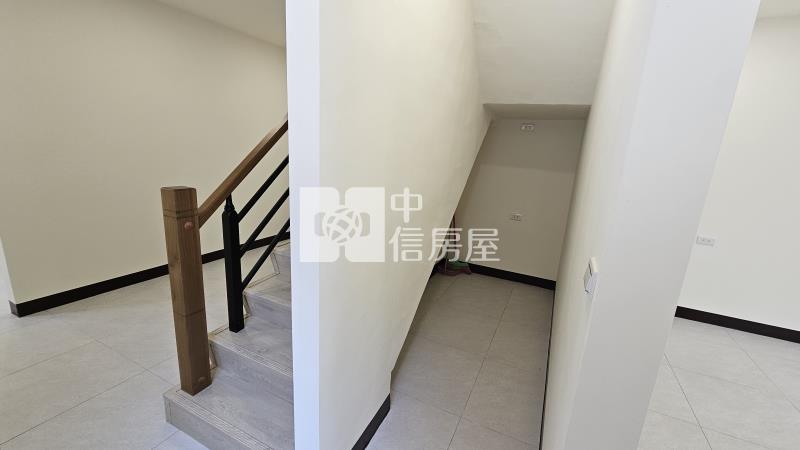 文化街商圈瑞坪國中整新透天房屋室內格局與周邊環境