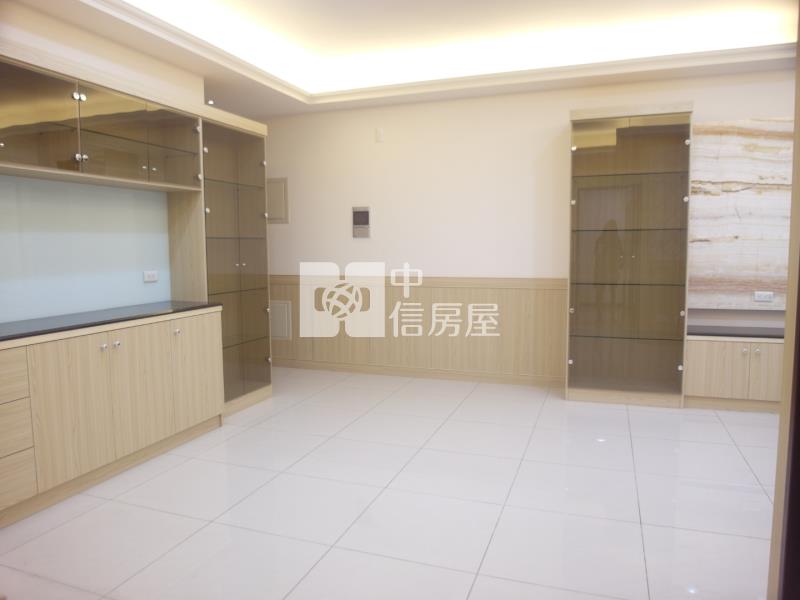 鴻築吾江三房車房屋室內格局與周邊環境