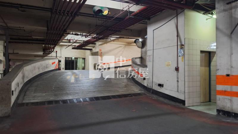 樹孝商圈入門玄關美三房平車房屋室內格局與周邊環境