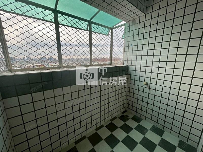 低總價三房車位房屋室內格局與周邊環境