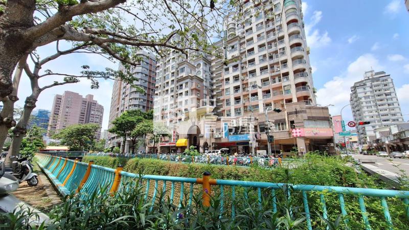 梅川河畔新裝潢美套房房屋室內格局與周邊環境