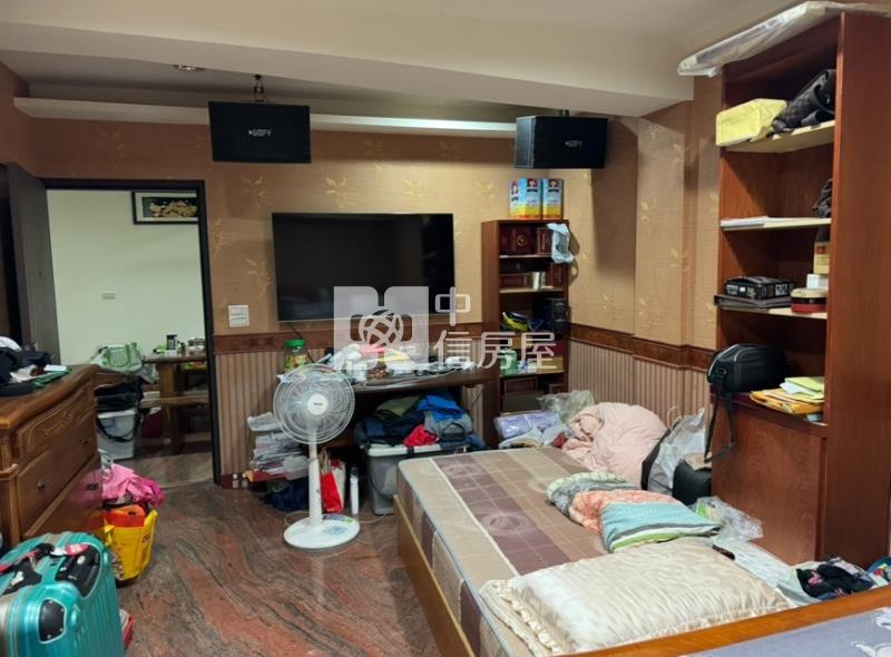 豐年社區面公園大面寬店住房屋室內格局與周邊環境