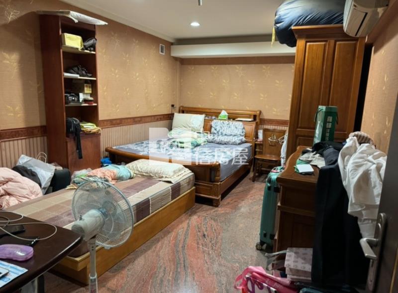 豐年社區面公園大面寬店住房屋室內格局與周邊環境