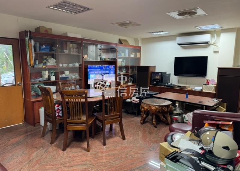 豐年社區面公園大面寬店住房屋室內格局與周邊環境
