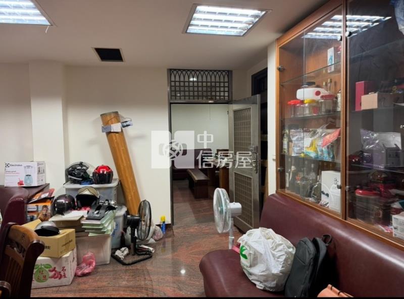 豐年社區面公園大面寬店住房屋室內格局與周邊環境