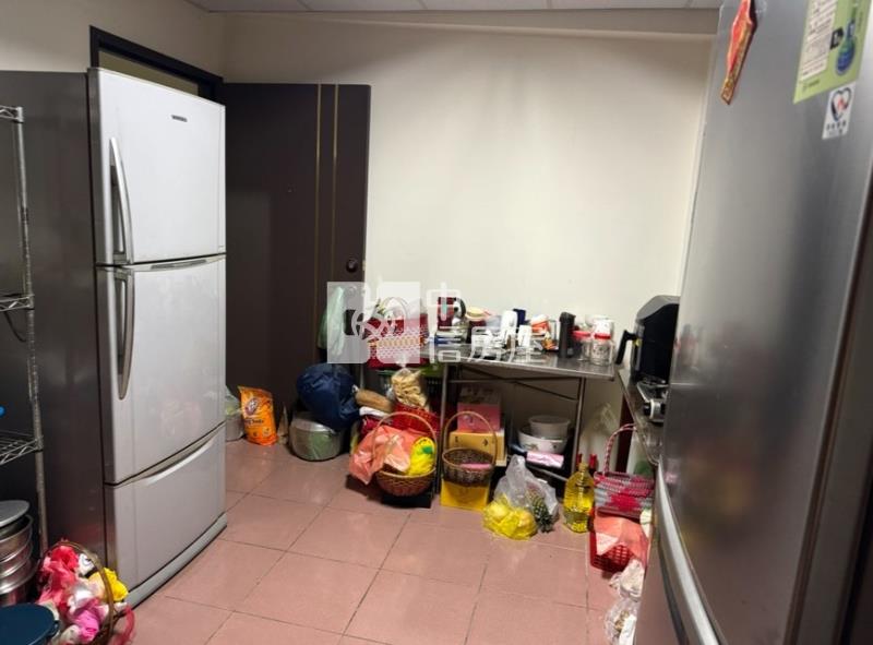 豐年社區面公園大面寬店住房屋室內格局與周邊環境
