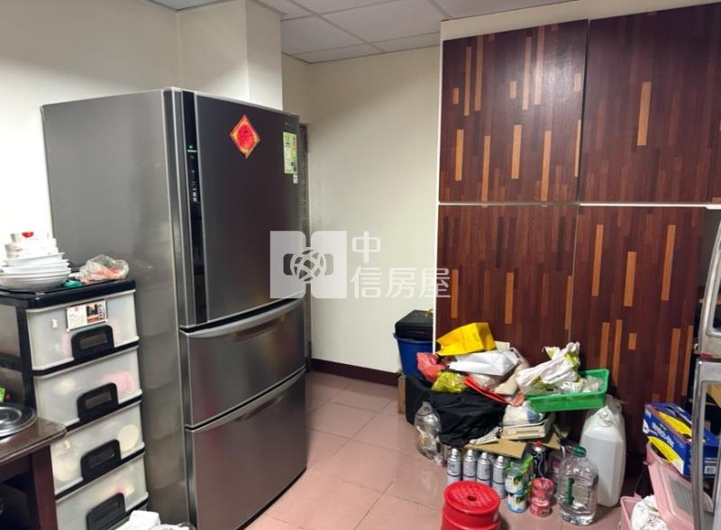 豐年社區面公園大面寬店住房屋室內格局與周邊環境