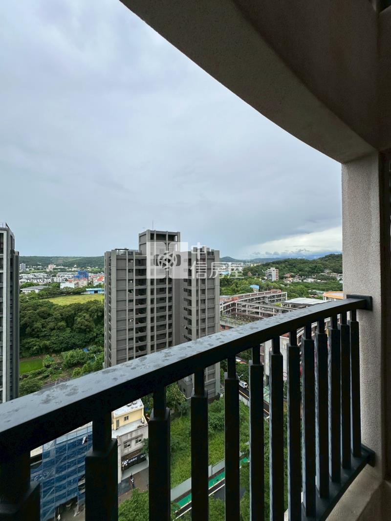 竹北縣三高樓層精裝大兩房平車面山景房屋室內格局與周邊環境