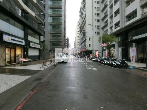 鈔值精美角窗大坪數收租樓店房屋室內格局與周邊環境