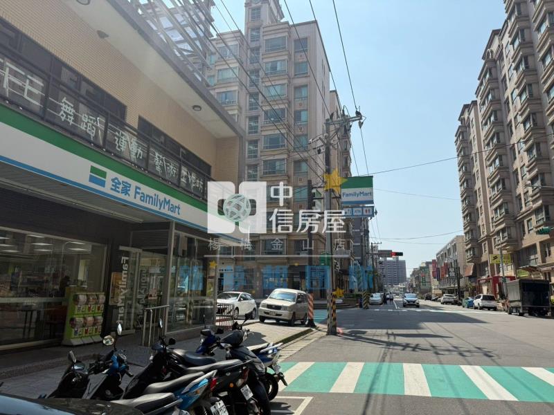 【新夢想】專任凱悅假期1+2樓大面寬店面房屋室內格局與周邊環境