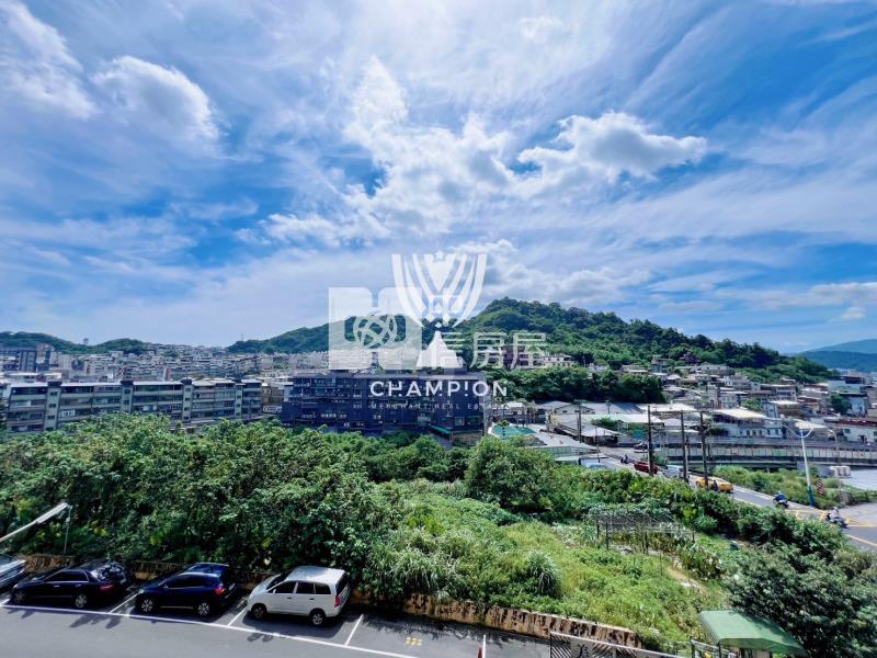 【冠軍】美之國前區透天別墅房屋室內格局與周邊環境
