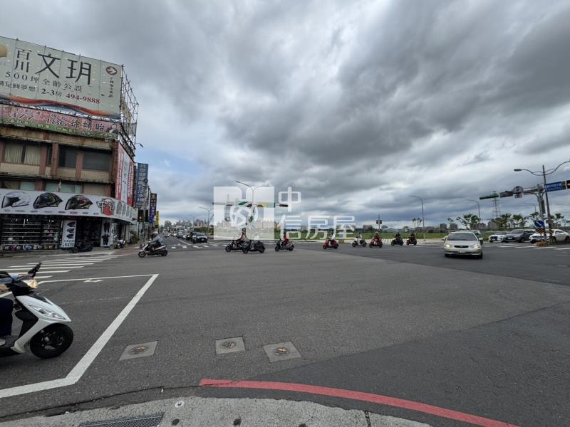中原夜市低總價店面可停3台車房屋室內格局與周邊環境