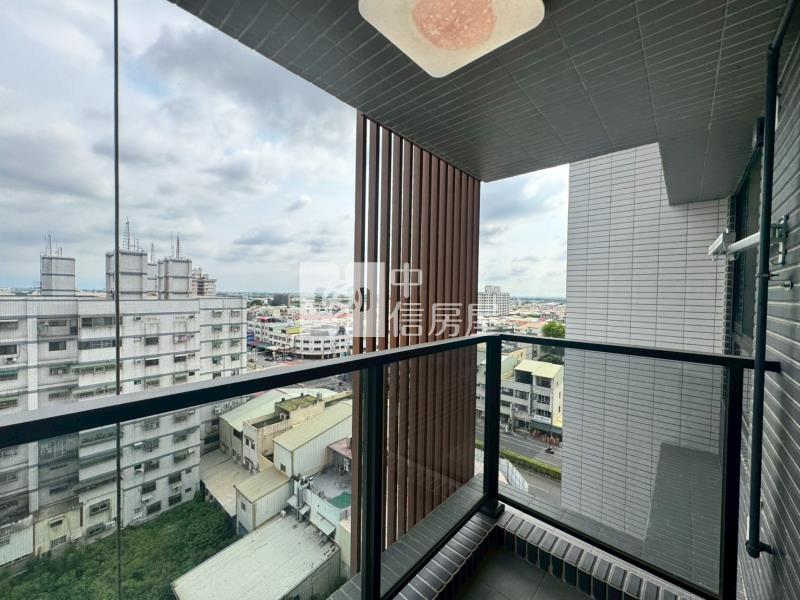 斗南合總君悅二房平車景觀大樓房屋室內格局與周邊環境