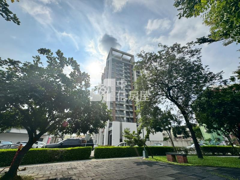 斗南合總君悅二房平車景觀大樓房屋室內格局與周邊環境