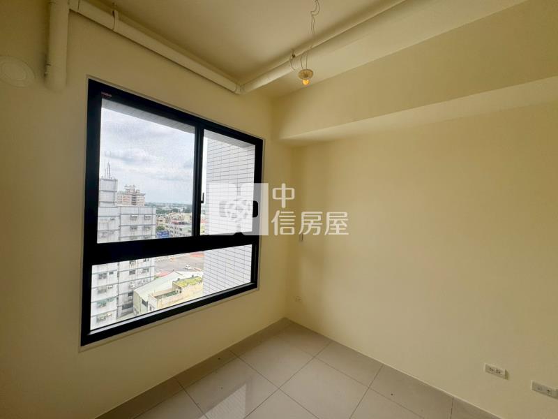 斗南合總君悅二房平車景觀大樓房屋室內格局與周邊環境