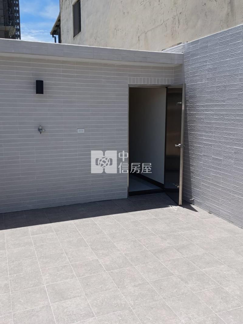 鳳山青年翻新邊間透天房屋室內格局與周邊環境