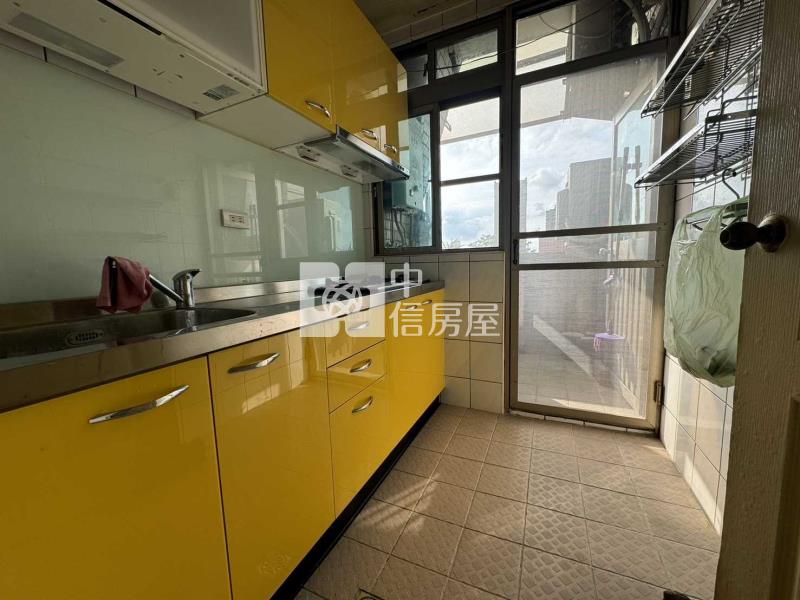 中壢體育園區漂亮三房車房屋室內格局與周邊環境