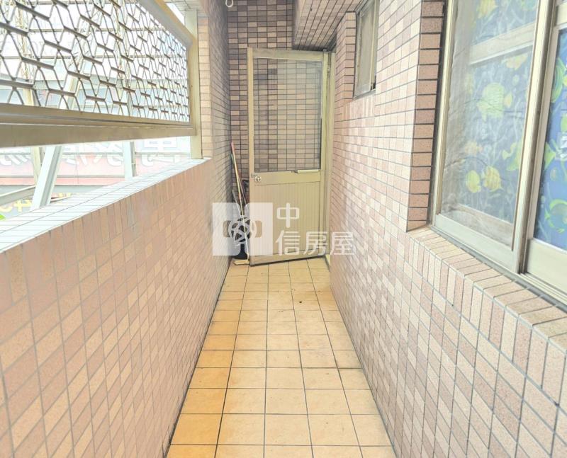 太子臻品三房車位房屋室內格局與周邊環境