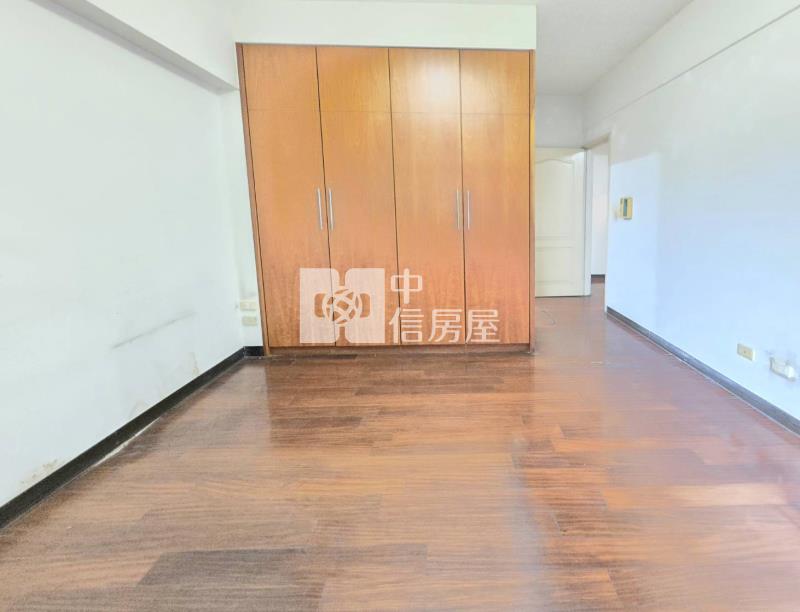 太子臻品三房車位房屋室內格局與周邊環境