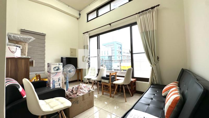 K02.湯城世紀領袖透天區邊間店面【捷運新北園區站加盟店】房屋室內格局與周邊環境