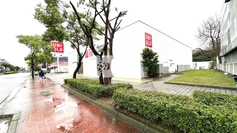 K02.湯城世紀領袖透天區邊間店面【捷運新北園區站加盟店】房屋室內格局與周邊環境