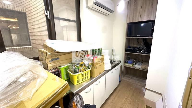 K02.湯城世紀領袖透天區邊間店面【捷運新北園區站加盟店】房屋室內格局與周邊環境