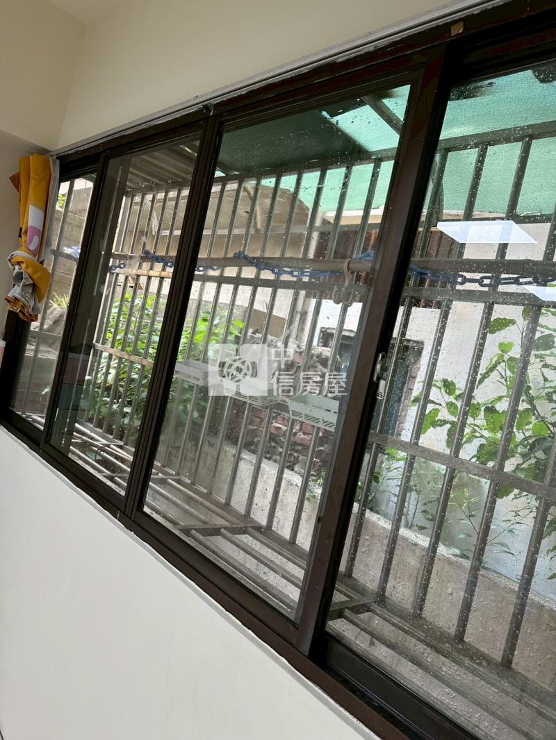 興嘉套房+平面車位房屋室內格局與周邊環境