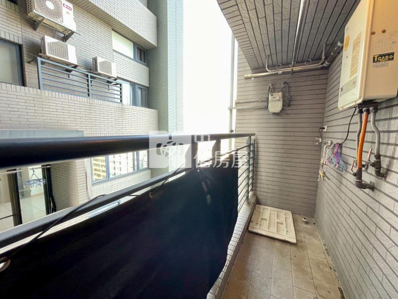 西區震後宅中港奇摩市無限視野大三房平車房屋室內格局與周邊環境