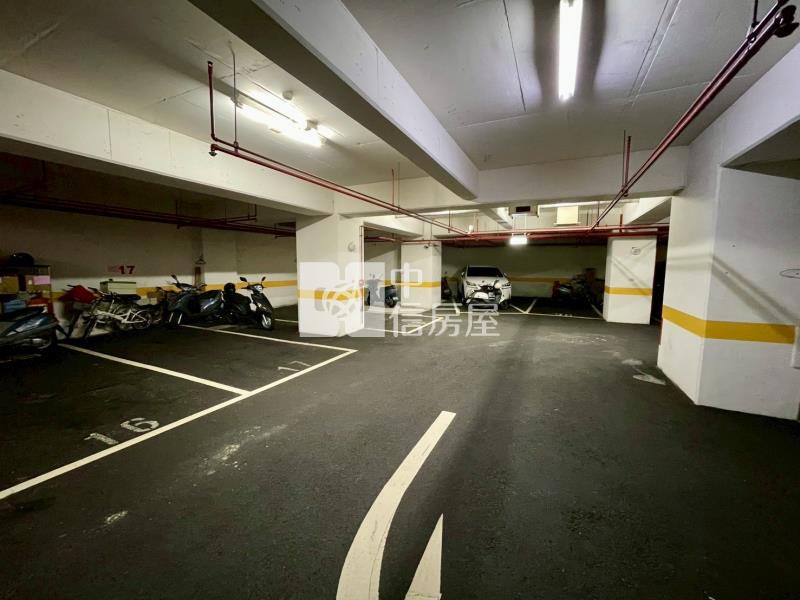 西區震後宅中港奇摩市無限視野大三房平車房屋室內格局與周邊環境