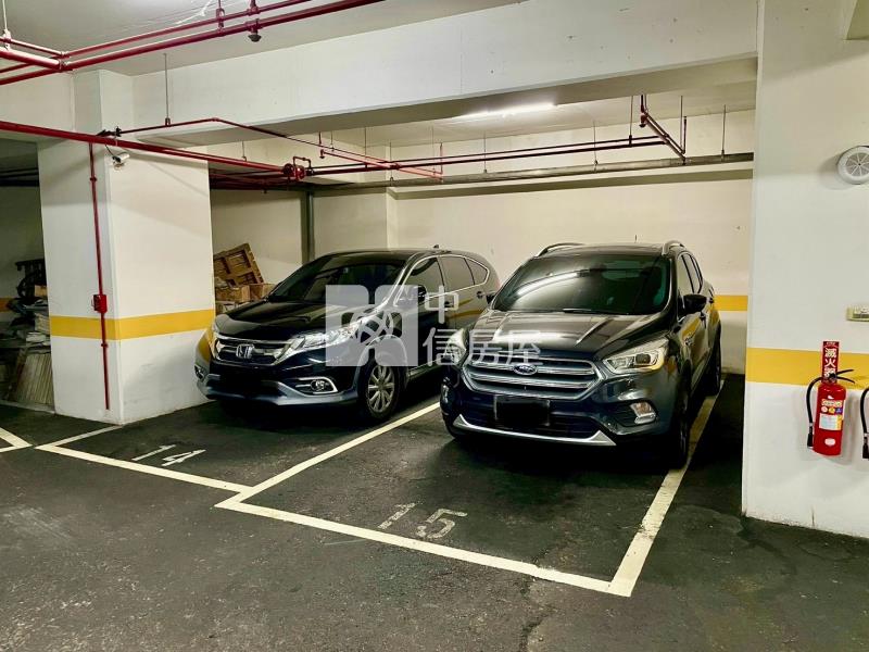 西區震後宅中港奇摩市無限視野大三房平車房屋室內格局與周邊環境