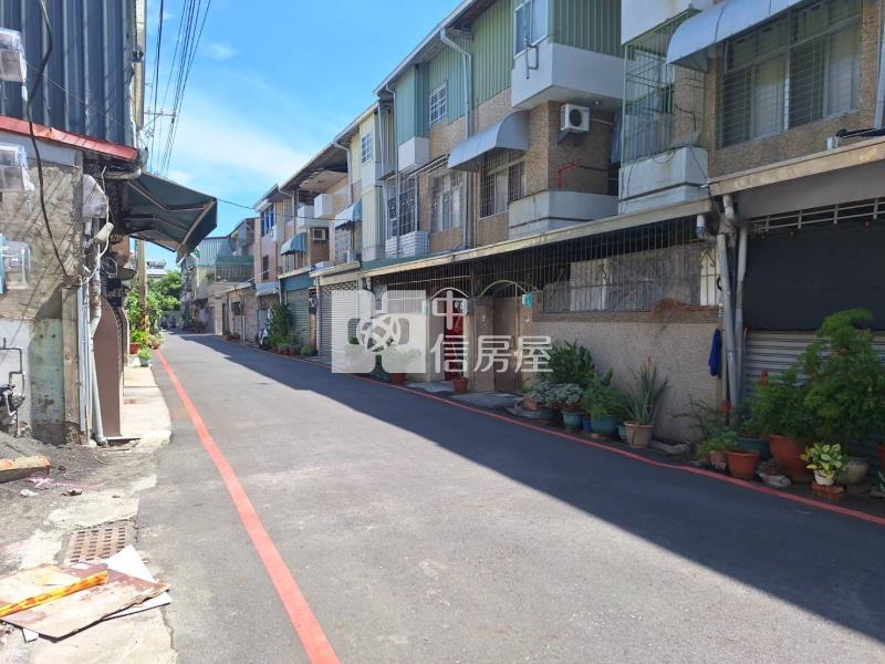 商60全新整修大面寬車墅房屋室內格局與周邊環境