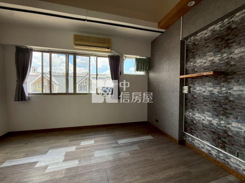 好市多臨路透天房屋室內格局與周邊環境